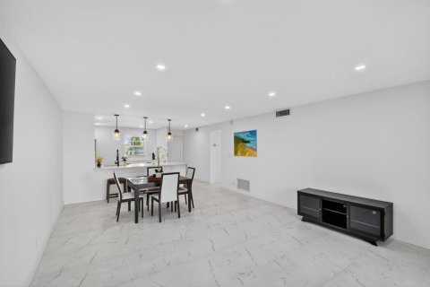 Condo in Boynton Beach, Florida, 2 bedrooms  № 2170008 - photo 13