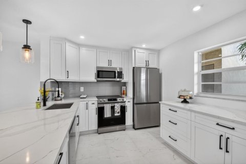 Condo in Boynton Beach, Florida, 2 bedrooms  № 2170008 - photo 2