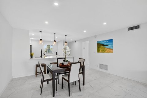 Condo in Boynton Beach, Florida, 2 bedrooms  № 2170008 - photo 9