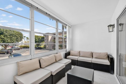 Condo in Boynton Beach, Florida, 2 bedrooms  № 2170008 - photo 15