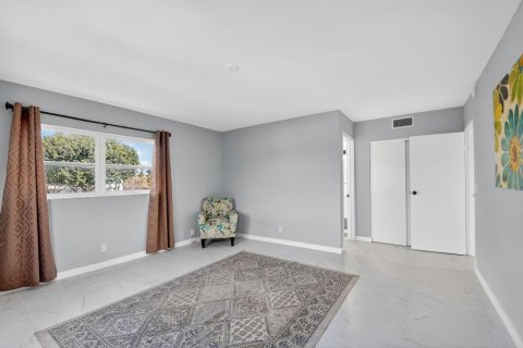 Condo in Boynton Beach, Florida, 2 bedrooms  № 2170008 - photo 21