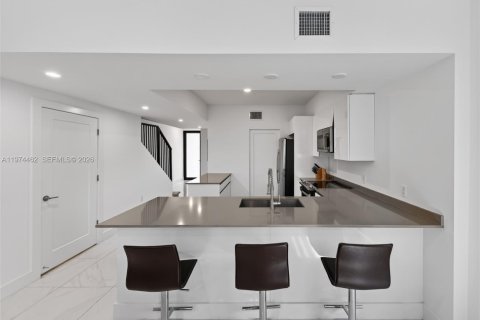 Townhouse in Dania Beach, Florida 3 bedrooms, 148.64 sq.m. № 2036005 - photo 11