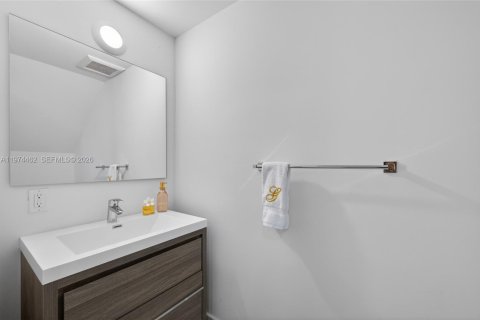 Townhouse in Dania Beach, Florida 3 bedrooms, 148.64 sq.m. № 2036005 - photo 19