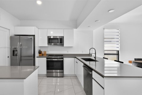 Townhouse in Dania Beach, Florida 3 bedrooms, 148.64 sq.m. № 2036005 - photo 10