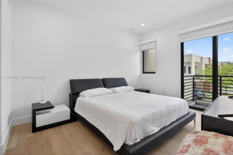 Townhouse in Dania Beach, Florida 3 bedrooms, 148.64 sq.m. № 2036005 - photo 20