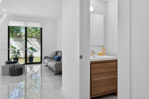 Townhouse in Dania Beach, Florida 3 bedrooms, 148.64 sq.m. № 2036005 - photo 14