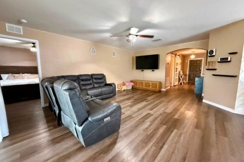 Villa ou maison à louer à Dundee, Floride: 3 chambres, 150.13 m2 № 2312726 - photo 2