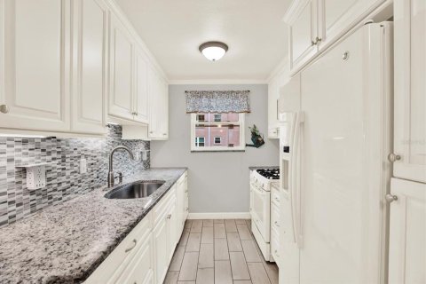 Condominio en venta en Saint Petersburg, Florida, 2 dormitorios, 104.52 m2 № 1780383 - foto 8