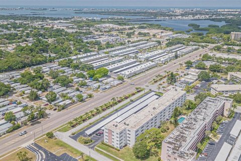 Condominio en venta en Saint Petersburg, Florida, 2 dormitorios, 104.52 m2 № 1780383 - foto 22