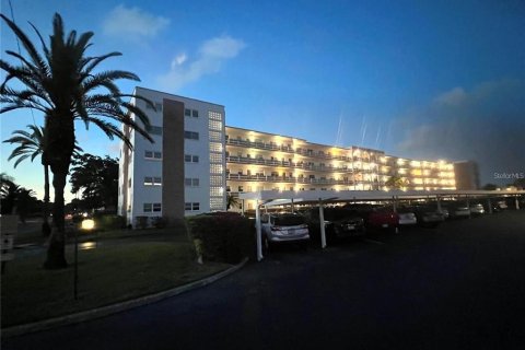Condominio en venta en Saint Petersburg, Florida, 2 dormitorios, 104.52 m2 № 1780383 - foto 5