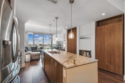 Condo in Tampa, Florida, 2 bedrooms  № 1766161 - photo 10