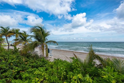 Condominio en alquiler en Hallandale Beach, Florida, 1 dormitorio, 83.24 m2 № 2074844 - foto 26