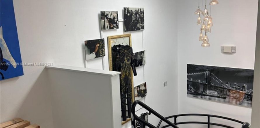 Propiedad comercial en Miami, Florida № 1146259