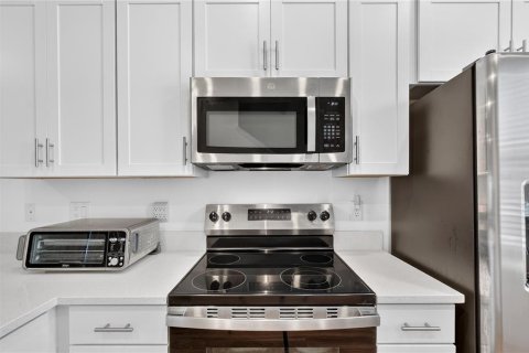 Touwnhouse à vendre à Sarasota, Floride: 2 chambres, 109.44 m2 № 2396903 - photo 9