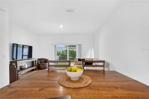 Touwnhouse à vendre à Sarasota, Floride: 2 chambres, 109.44 m2 № 2396903 - photo 19