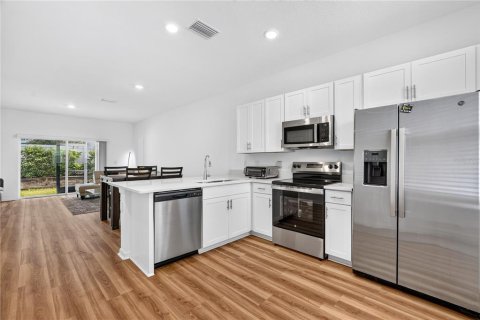 Touwnhouse à vendre à Sarasota, Floride: 2 chambres, 109.44 m2 № 2396903 - photo 7