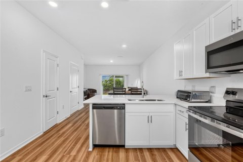 Touwnhouse à vendre à Sarasota, Floride: 2 chambres, 109.44 m2 № 2396903 - photo 11