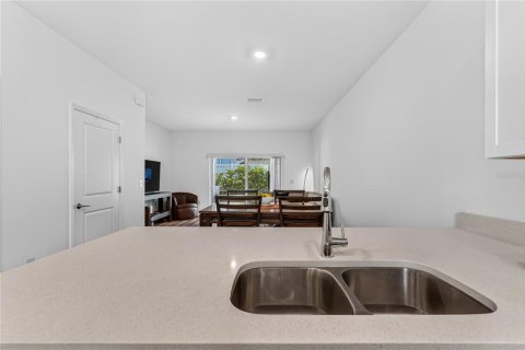 Touwnhouse à vendre à Sarasota, Floride: 2 chambres, 109.44 m2 № 2396903 - photo 10