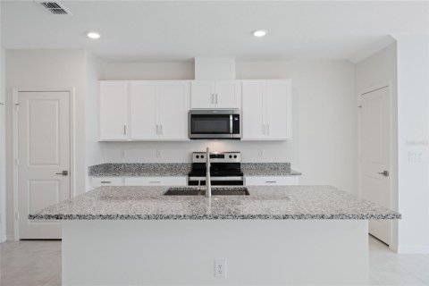 Townhouse in Davenport, Florida 3 bedrooms, 145.58 sq.m. № 1409880 - photo 7