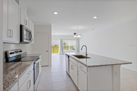 Townhouse in Davenport, Florida 3 bedrooms, 145.58 sq.m. № 1409880 - photo 9