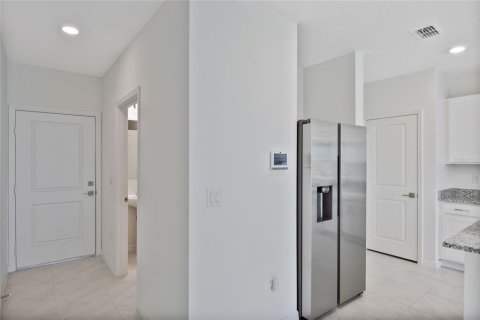 Townhouse in Davenport, Florida 3 bedrooms, 145.58 sq.m. № 1409880 - photo 16