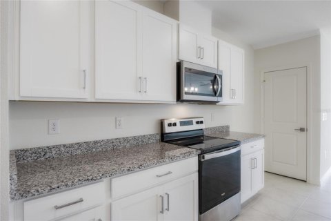 Townhouse in Davenport, Florida 3 bedrooms, 145.58 sq.m. № 1409880 - photo 10