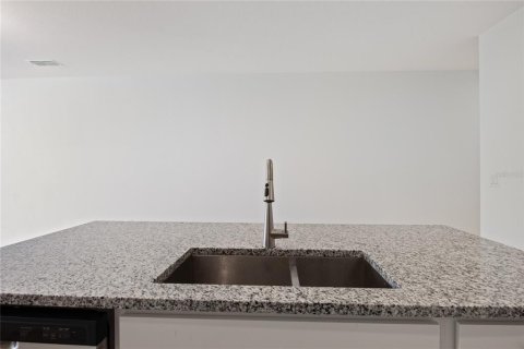 Townhouse in Davenport, Florida 3 bedrooms, 145.58 sq.m. № 1409880 - photo 11