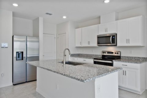 Townhouse in Davenport, Florida 3 bedrooms, 145.58 sq.m. № 1409880 - photo 3