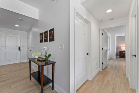 Condo in Coral Gables, Florida, 2 bedrooms  № 1862105 - photo 18