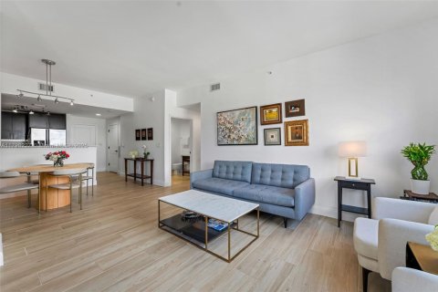 Condo in Coral Gables, Florida, 2 bedrooms  № 1862105 - photo 16