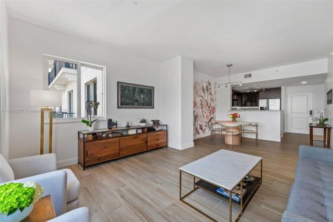 Condo in Coral Gables, Florida, 2 bedrooms  № 1862105 - photo 17