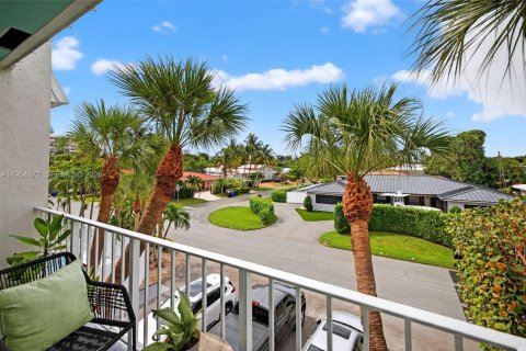 Condo in Fort Lauderdale, Florida, 2 bedrooms  № 2008451 - photo 13