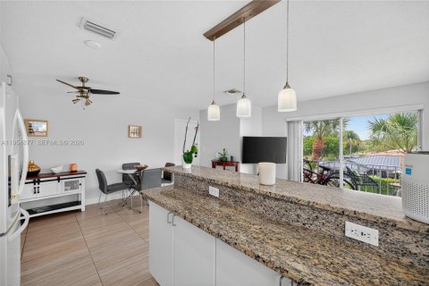 Condo in Fort Lauderdale, Florida, 2 bedrooms  № 2008451 - photo 3
