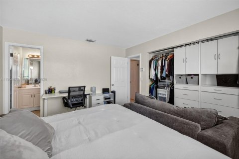 Condo in Fort Lauderdale, Florida, 2 bedrooms  № 2008451 - photo 6
