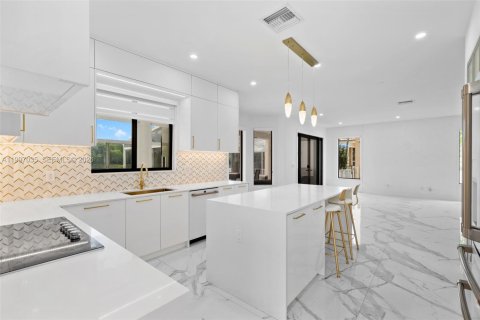 Villa ou maison à vendre à Miramar, Floride: 5 chambres, 424.47 m2 № 2262629 - photo 15