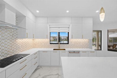Villa ou maison à vendre à Miramar, Floride: 5 chambres, 424.47 m2 № 2262629 - photo 16