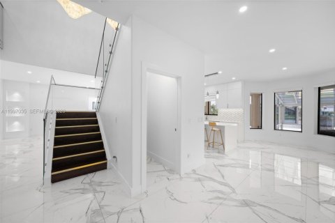Villa ou maison à vendre à Miramar, Floride: 5 chambres, 424.47 m2 № 2262629 - photo 11