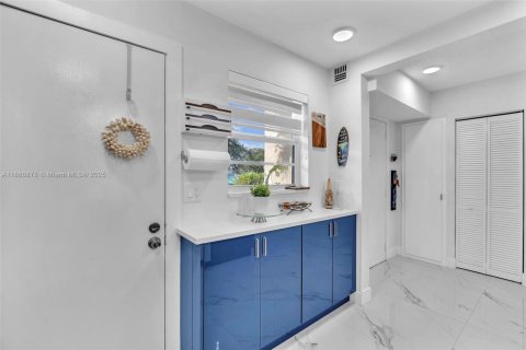 Copropriété à vendre à Dania Beach, Floride: 2 chambres, 106.28 m2 № 1938582 - photo 3