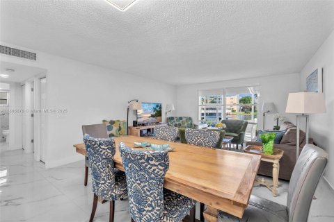 Condo in Dania Beach, Florida, 2 bedrooms  № 1938582 - photo 19