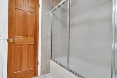 Adosado en venta en Pembroke Pines, Florida, 2 dormitorios, 96.62 m2 № 2240524 - foto 24