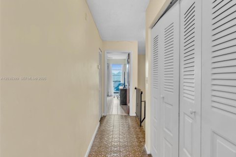 Adosado en venta en Pembroke Pines, Florida, 2 dormitorios, 96.62 m2 № 2240524 - foto 19