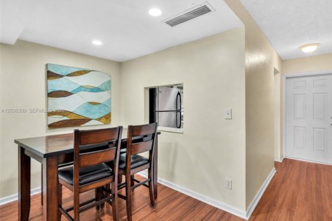Adosado en venta en Pembroke Pines, Florida, 2 dormitorios, 96.62 m2 № 2240524 - foto 11