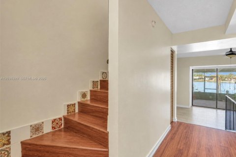 Adosado en venta en Pembroke Pines, Florida, 2 dormitorios, 96.62 m2 № 2240524 - foto 18