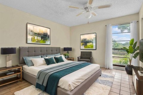 Adosado en venta en Pembroke Pines, Florida, 2 dormitorios, 96.62 m2 № 2240524 - foto 3