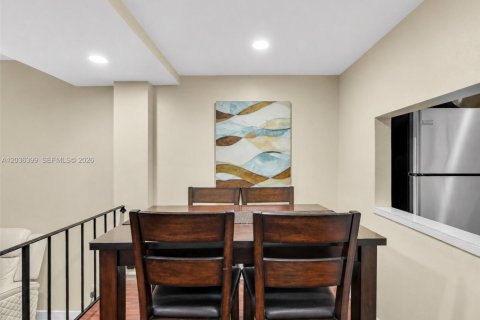 Adosado en venta en Pembroke Pines, Florida, 2 dormitorios, 96.62 m2 № 2240524 - foto 17