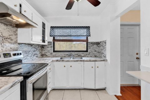 Adosado en venta en Pembroke Pines, Florida, 2 dormitorios, 96.62 m2 № 2240524 - foto 9