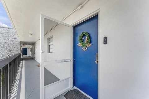 Купить кондоминиум в Бока-Ратон, Флорида 7 комнат, 120.77м2, № 2253936 - фото 4