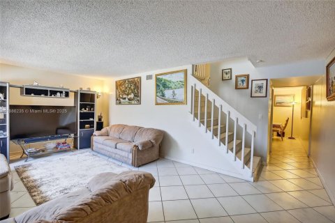 Купить таунхаус в Дейви, Флорида 3 спальни, 147.71м2, № 2014477 - фото 4