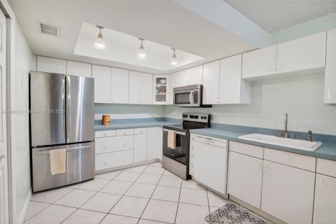 Купить таунхаус в Дейви, Флорида 3 спальни, 147.71м2, № 2014477 - фото 11