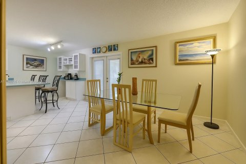 Купить таунхаус в Дейви, Флорида 3 спальни, 147.71м2, № 2014477 - фото 9